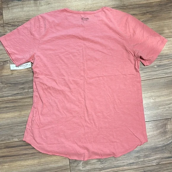 NWT. Woman’s Kinetix casual luxury pink “life is a beach” T-shirt. Size L. - Picture 5 of 6